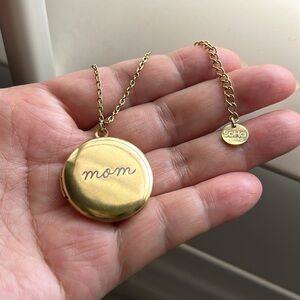 🖤Hawaii SOHA brand MOM engraved locket pendant necklace